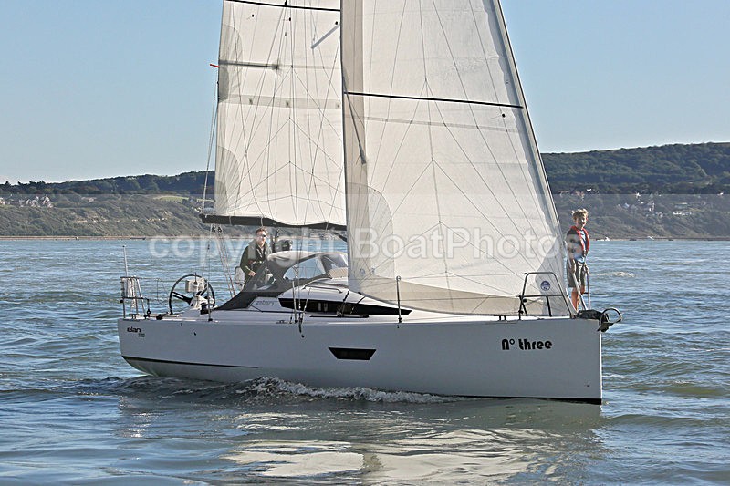 161002 N THREE - ELAN 320 Y92A3054 - Sailboats - monohull