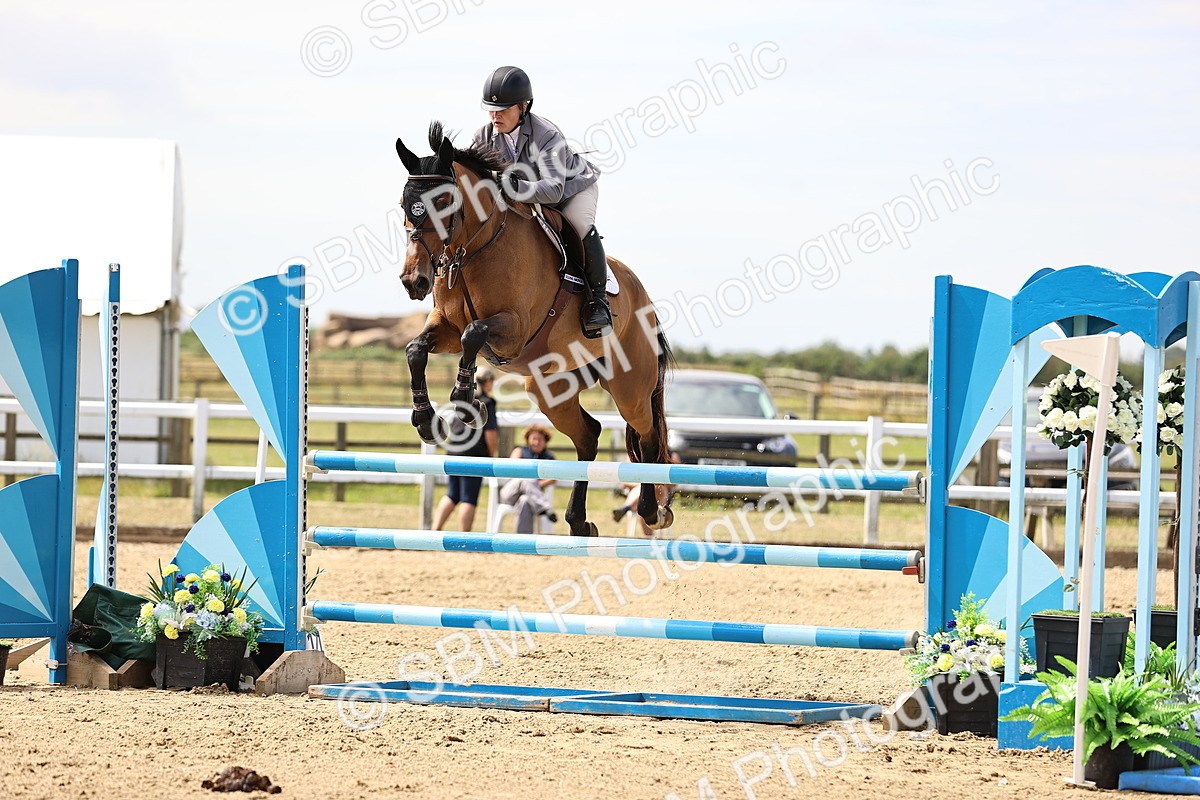 SBM_009932 - Class 8 - Senior Newcomers - 1.10  Open