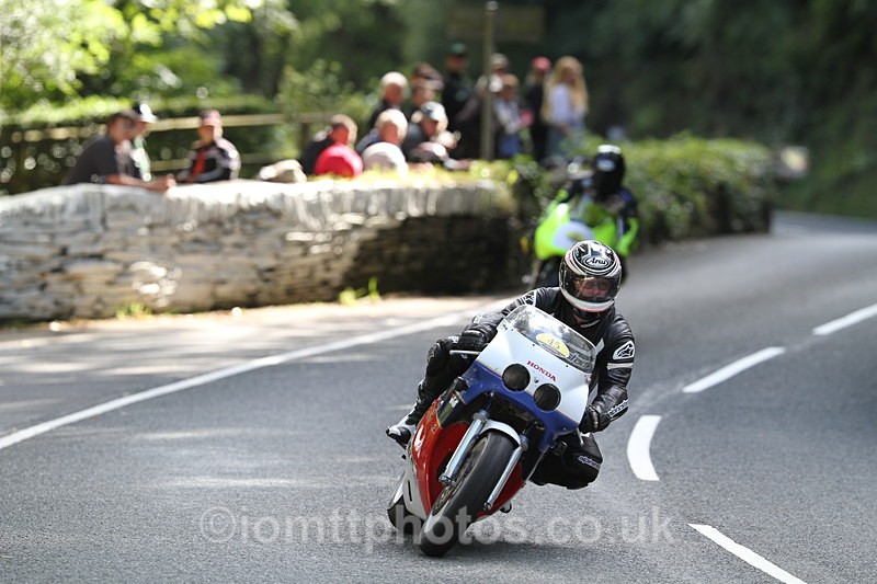 FOM_1031 - Classic TT Lap of honour
