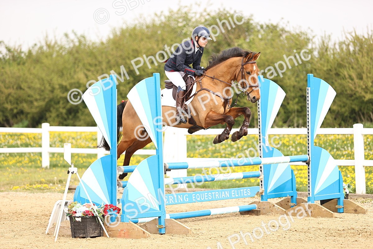  - Class 15 - Senior British novice - 90cm