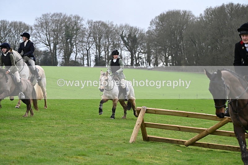 WJ6_9173 - Line Three