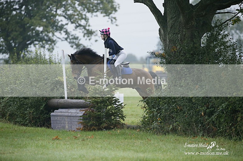 WWHT 171021 0036 - Novice Restricted (0.80m)  17/10/21