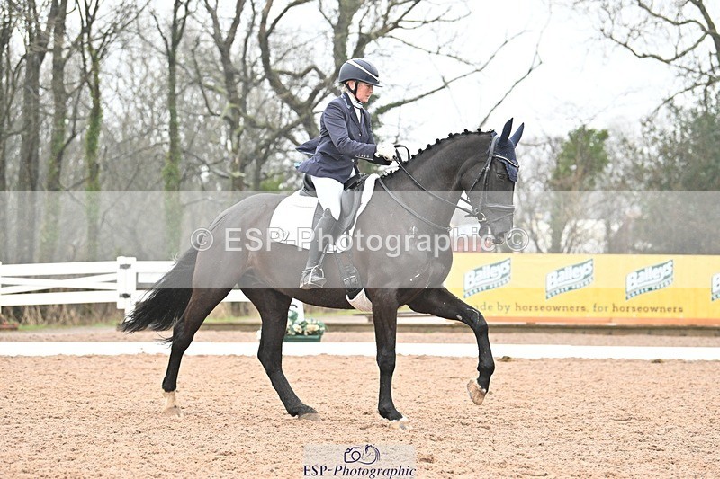 250215-121007-03342 - 228-Louise.Hutchinson-Shovern.Noire