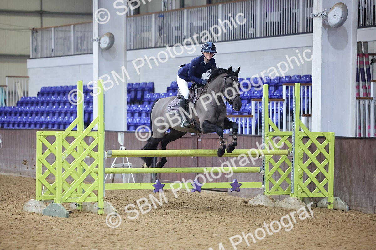 SBM_003373 - Class 11 - Blue Chip Pony Newcomers - 1.00m Open