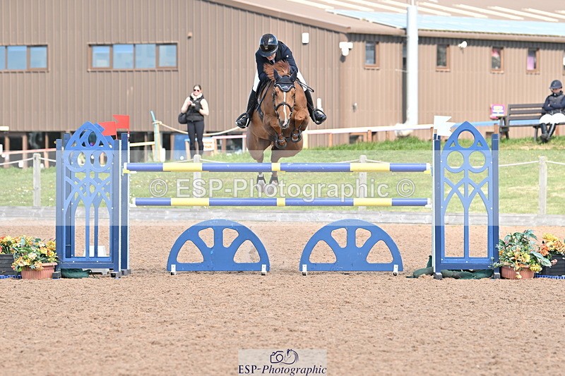 240418A-110840-02467 - Cls 5, 2 Star Medium Tour 1.35m