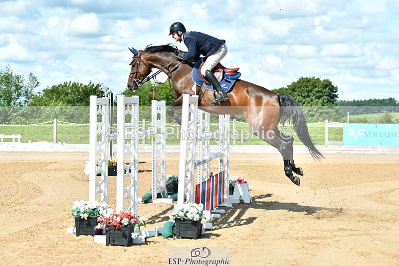 230720A-104326-01946 - Cls 5, 2 Star Medium 1.35m