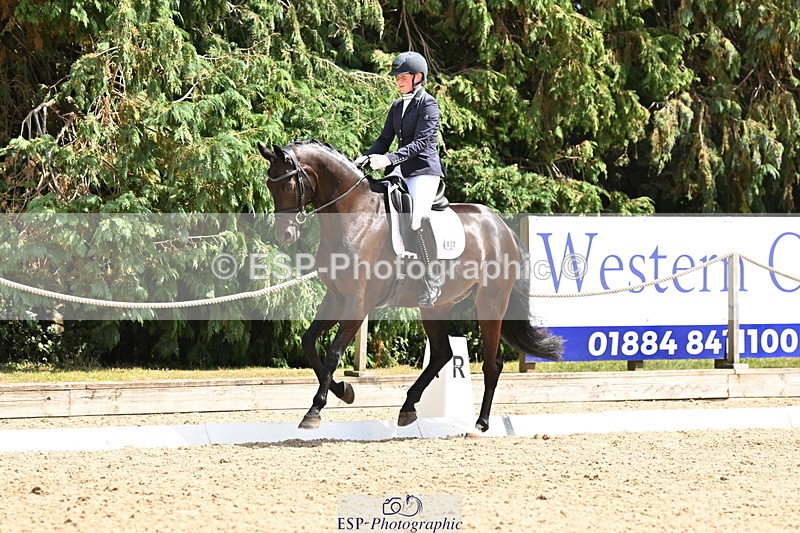 250808A-143956-00964 - 032-Caitlin.BurgessFurst.Sandreo.MFS