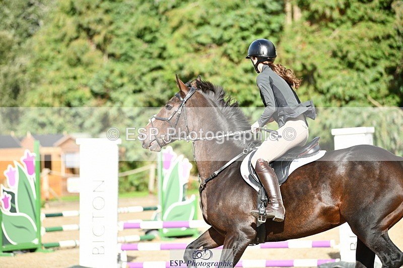 251004A-150929-01695 - Classes 8 & 9 70cm