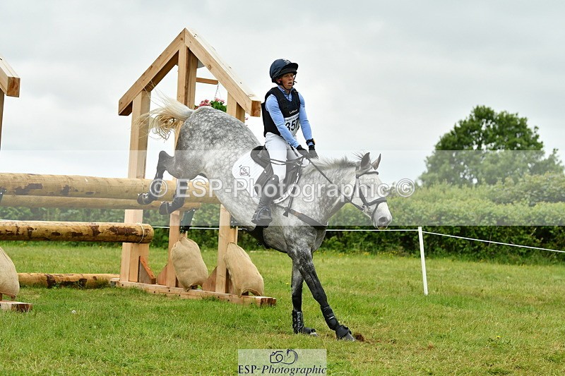 250524A-125731-10470 - B-357-Rosalind.Canter-ARMSCOTE.EXPLORER