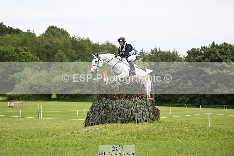 240525-145536-16613 - 207-IE_MR_MCGREGOR-Will_Furlong