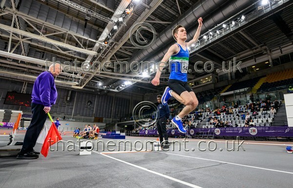 AgeInd25SAT-921694 - Field Male