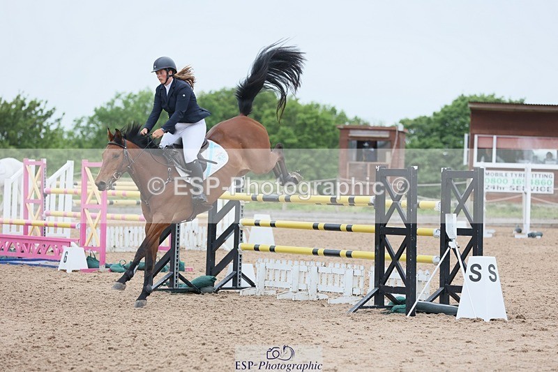 250524-124732-04786 - Cls 15 Snr Fox 1st Rnd