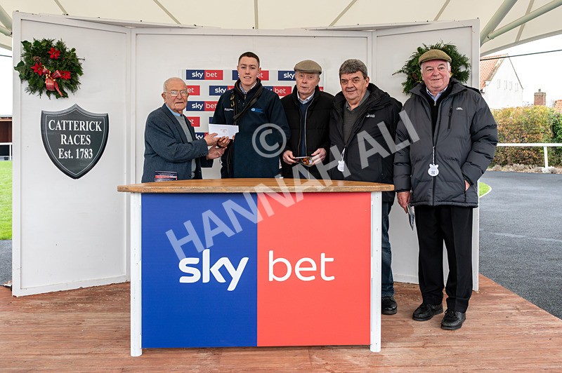 281225-Race 1-Couldbeaweapon-3656 - Race 1