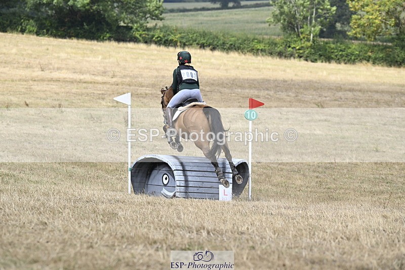 250824A-114207-35352 - 2002-Florence.Dovey-Moneyhills.Pageant