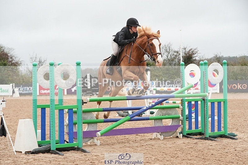 251109-115420-03670 - Cls 20 Newcomers and 1.10m Open