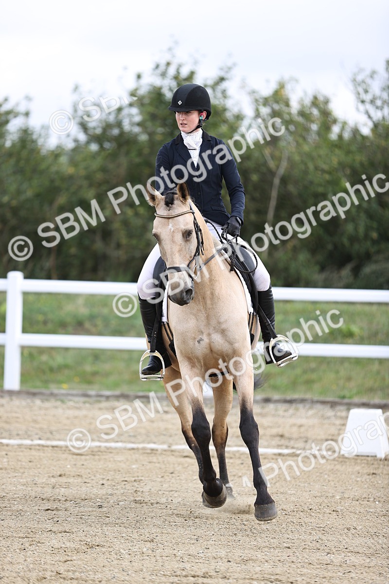 SBM_015311 - Class 14 - Novice 23 - 9.05-10.08