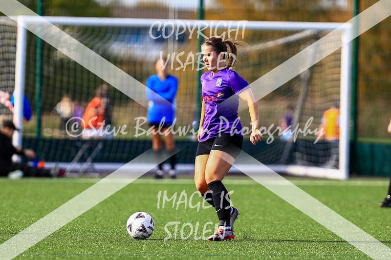 1DX30667 - 2025-10-05 FC Abbey Meads Ladies V Purton  Kingsdown FC Ladies