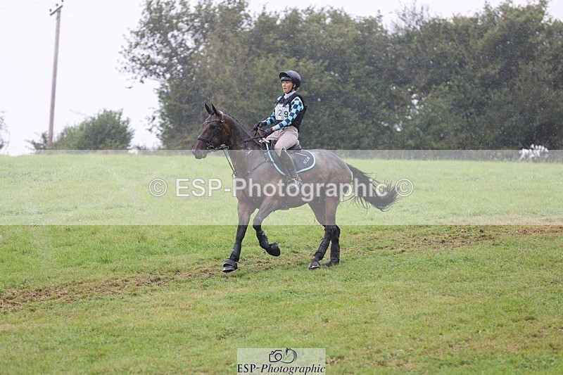 240901A-140617-09476 - 329-Hanna.Bertorelli-BWTH.CLASSIC.CUT