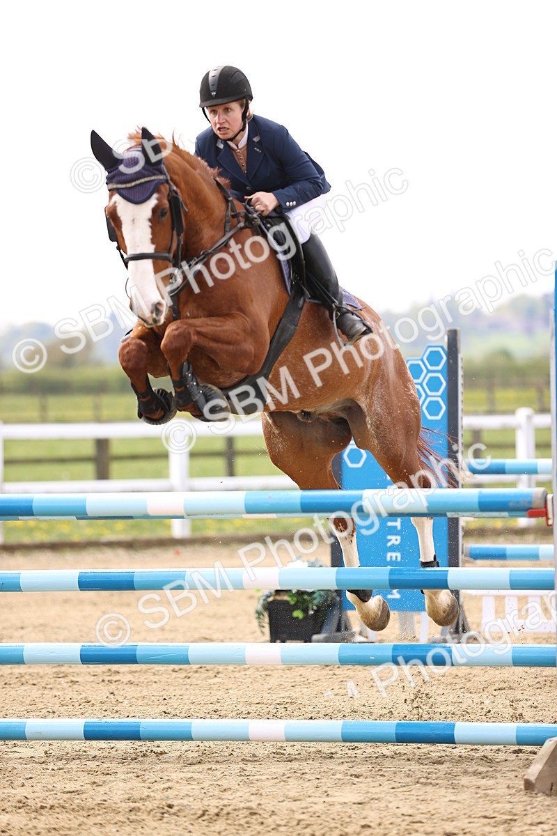 SBM_002370 - Class 11 - Senior newcomers - 1.10m