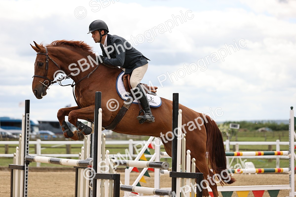 SBM_002966 - Class 11 - Senior Newcomers - 1.10m