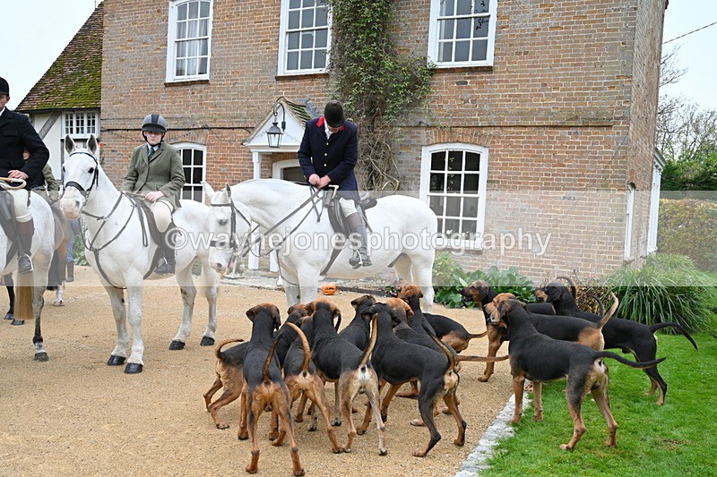 WJ7_6144 - Berks & Bucks - Children's Meet - The Old Farmhouse – Steventon.