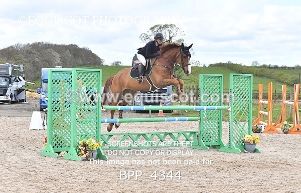 BPP_4344 - CLASS 8 FRI Senior Foxhunter/ 1.20m Open