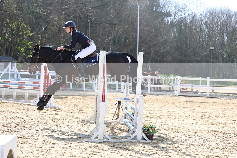 3E7A6500 - Class 4: Senior British Novice/90cm open