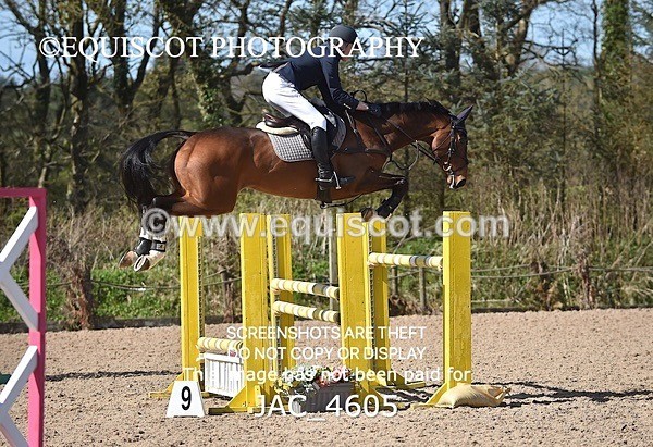 JAC_4605 - CLASS 11 SAT Andrew Hamilton Coach, RHS Foxhunter Championship Qualifier