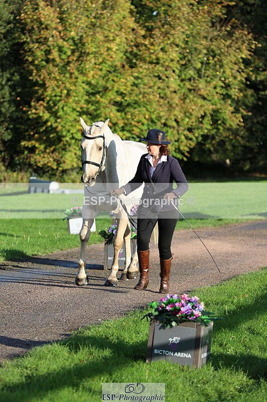 251026A-093337-22331 - D-344-Johanne.Heuff