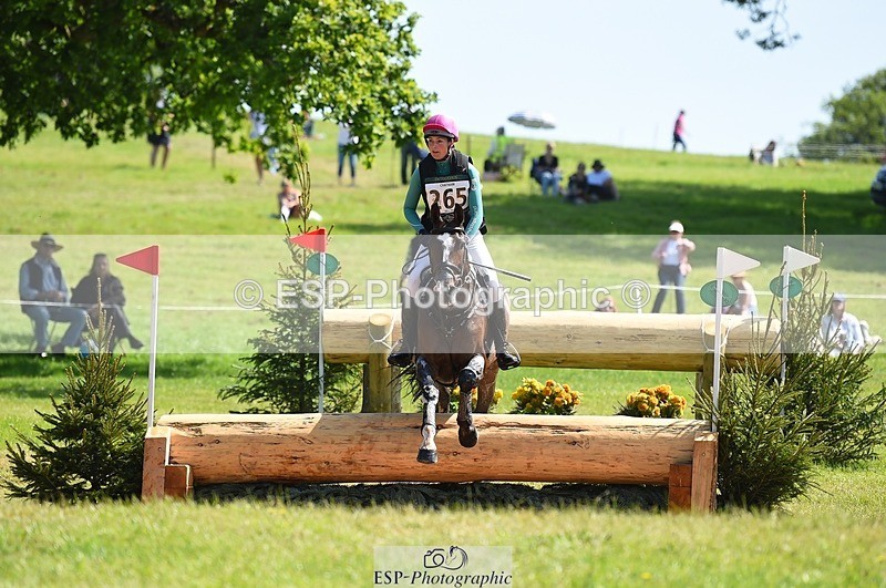 230527-110140-09067 - 265-ISAAC_NEWTON-Jess_Rimmer-XC