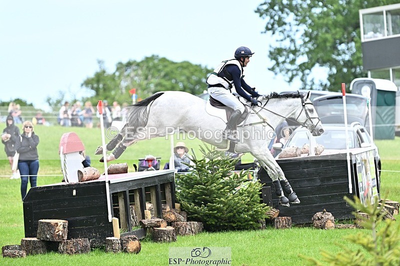 240525-145323-16094 - 207-IE_MR_MCGREGOR-Will_Furlong