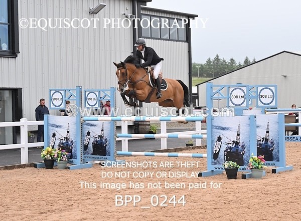 BPP_0244 - CLASS 25 SUN HOYS Redpost Equestrian Senior Foxhunter Second Round