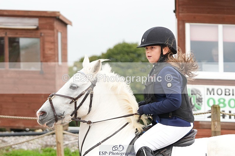 250920-155018-01504 - Cls 21 Pony Intro 80cm Derby