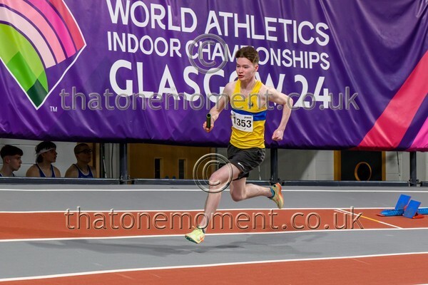 CombiMast25-914782 - Track Male Set One