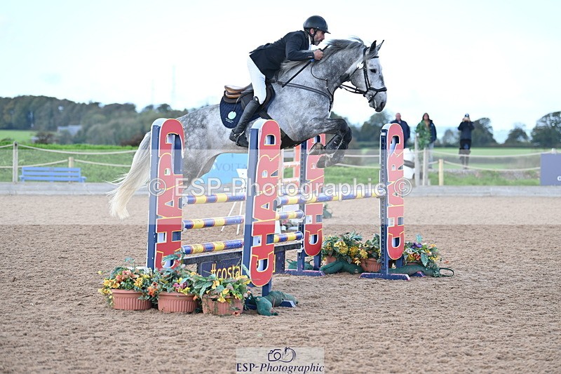 231014A-111017-04318 - Cls 18 Newcomers & 1.10m Open