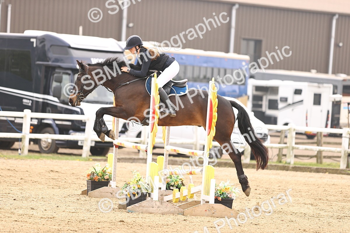  - Class 15 - Senior British novice - 90cm