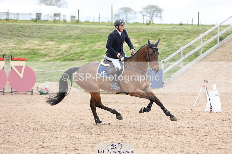 240419A-122013-07172 - Cls 6, 2 Star Medium Tour 1.35m