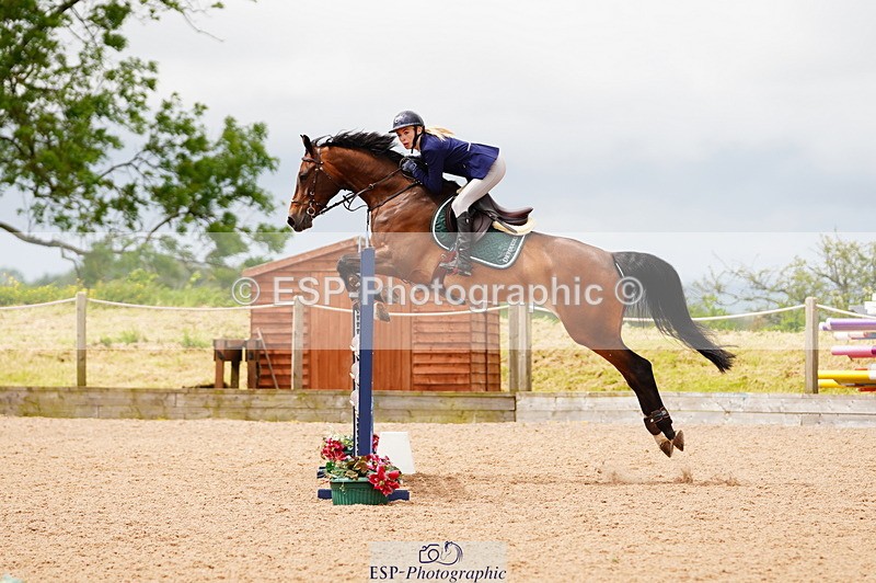 240526A-113924-07854 - Cls 26 Chard Equ 1.05m and 1.10m Grand Prix