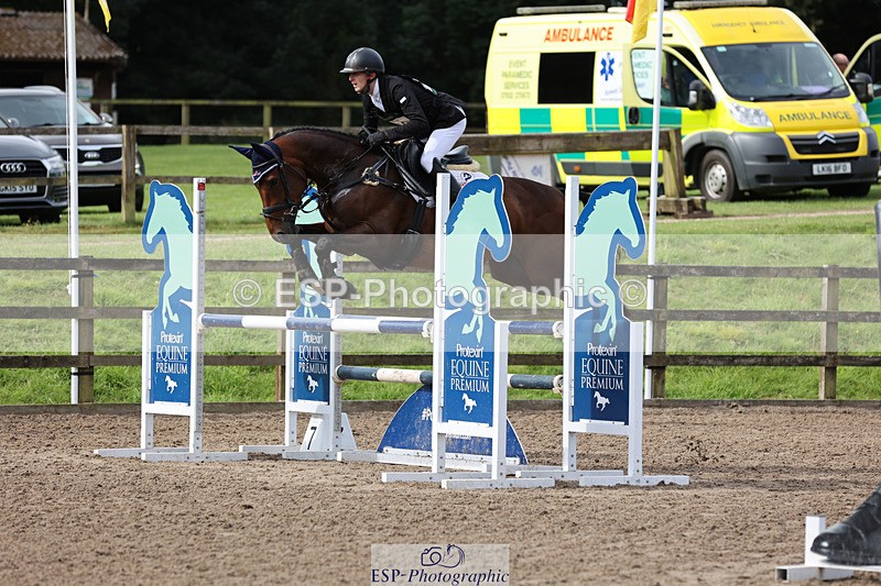 240804-100906-10913 - 359-Max_Forster-HOLD_ON_MY_HEART