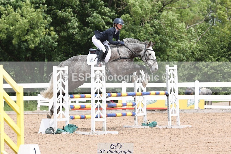 250523-120101-01161 - Cls 09 A&B  Snr Disc & 1.00m Open