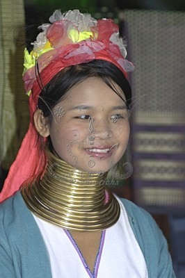 Long-Neck Woman - Thailand - PEOPLE