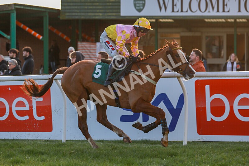 281224-Race 3-Pescatorius-1454 - Race 3