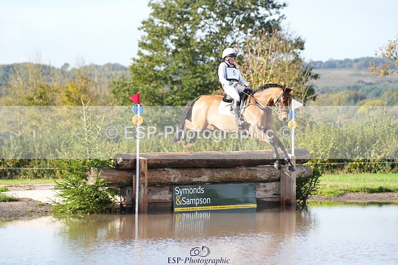 251024A-104645-06905 - A-005-Safia.Woodward