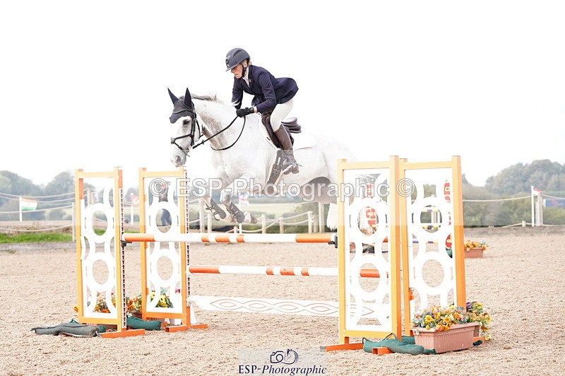 241004A-131952-00583 - Fri 03 Snr Newc & 1.10m Open