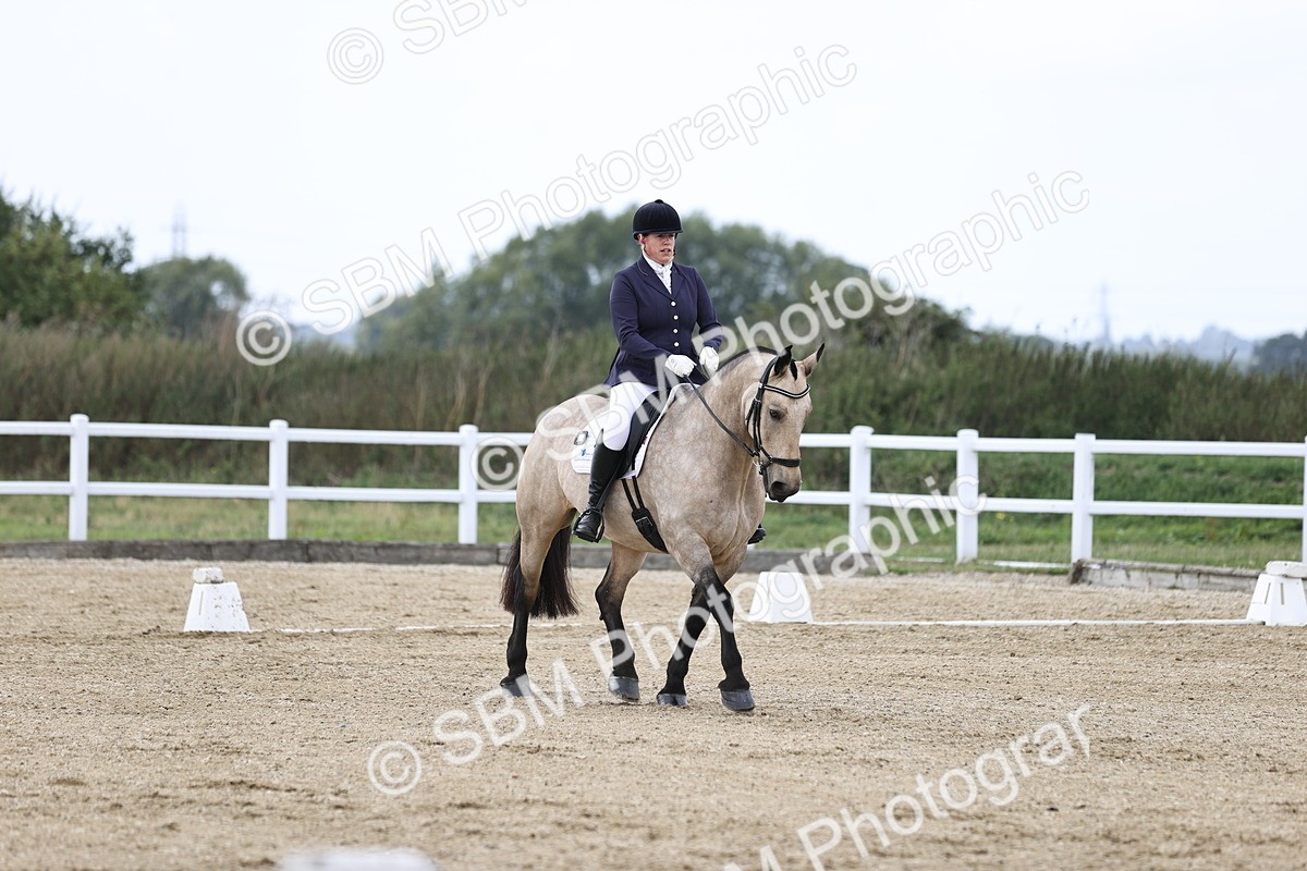 SBM_017924 - Class 14 - Novice 23 - 15.16-16.19