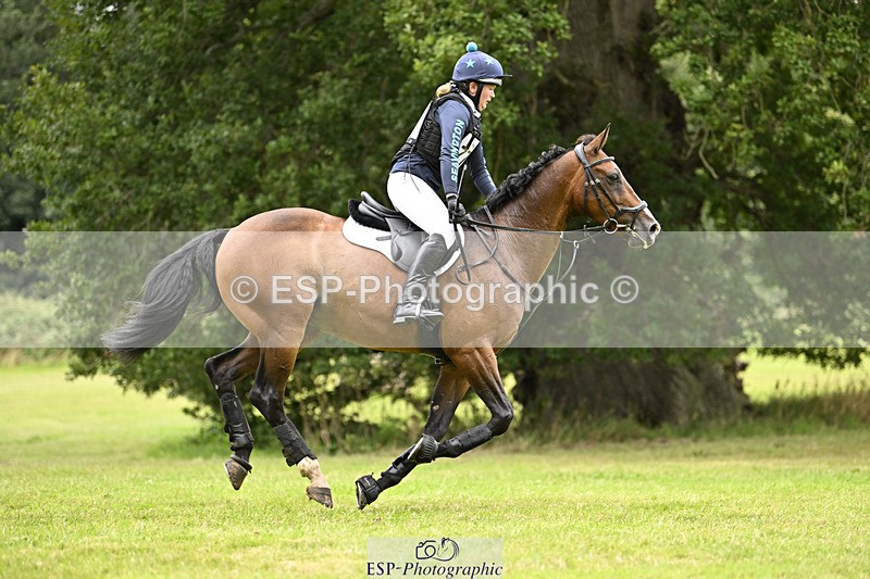 240825X-163621-37564 - 80cm XC 16.30 to 17.30