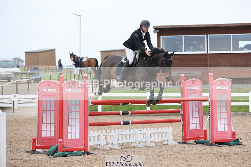 241101A-133346-02139 - FRI Cls 6 Foxhunter and 1.20m Open