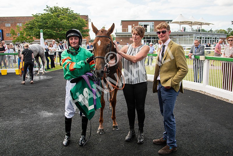 240624-Race 6-Profiteer- - Race 6