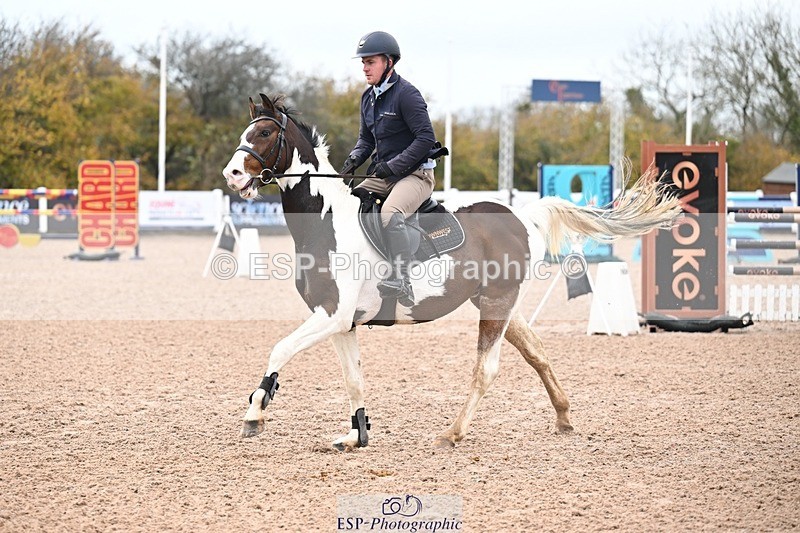 251105-142834-00882 - Cls 06 Fox & 1.20m