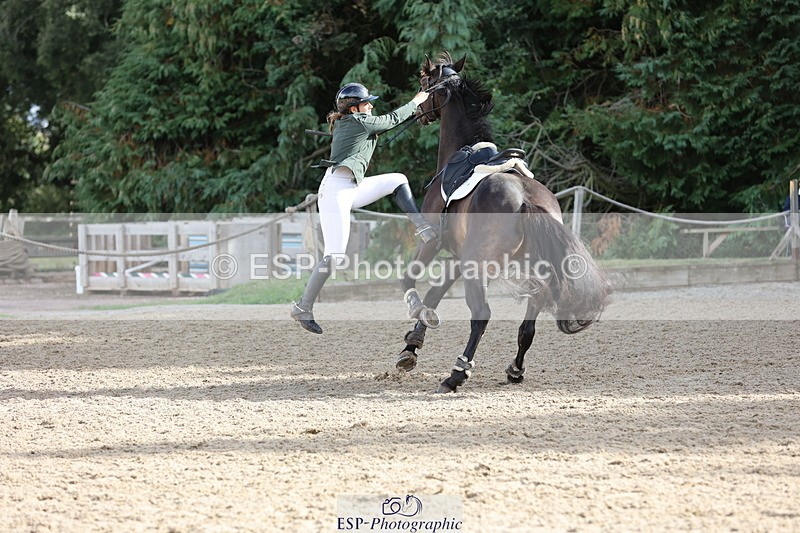 250831A-100005-09216 - Cls 41 1.05m Amateur Quali and Open